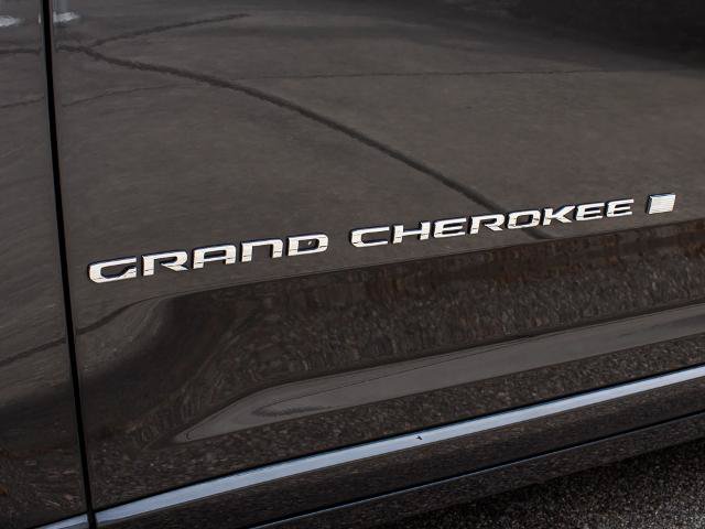 Used 2022 Jeep Grand Cherokee L Overland AWD/4WD image 10