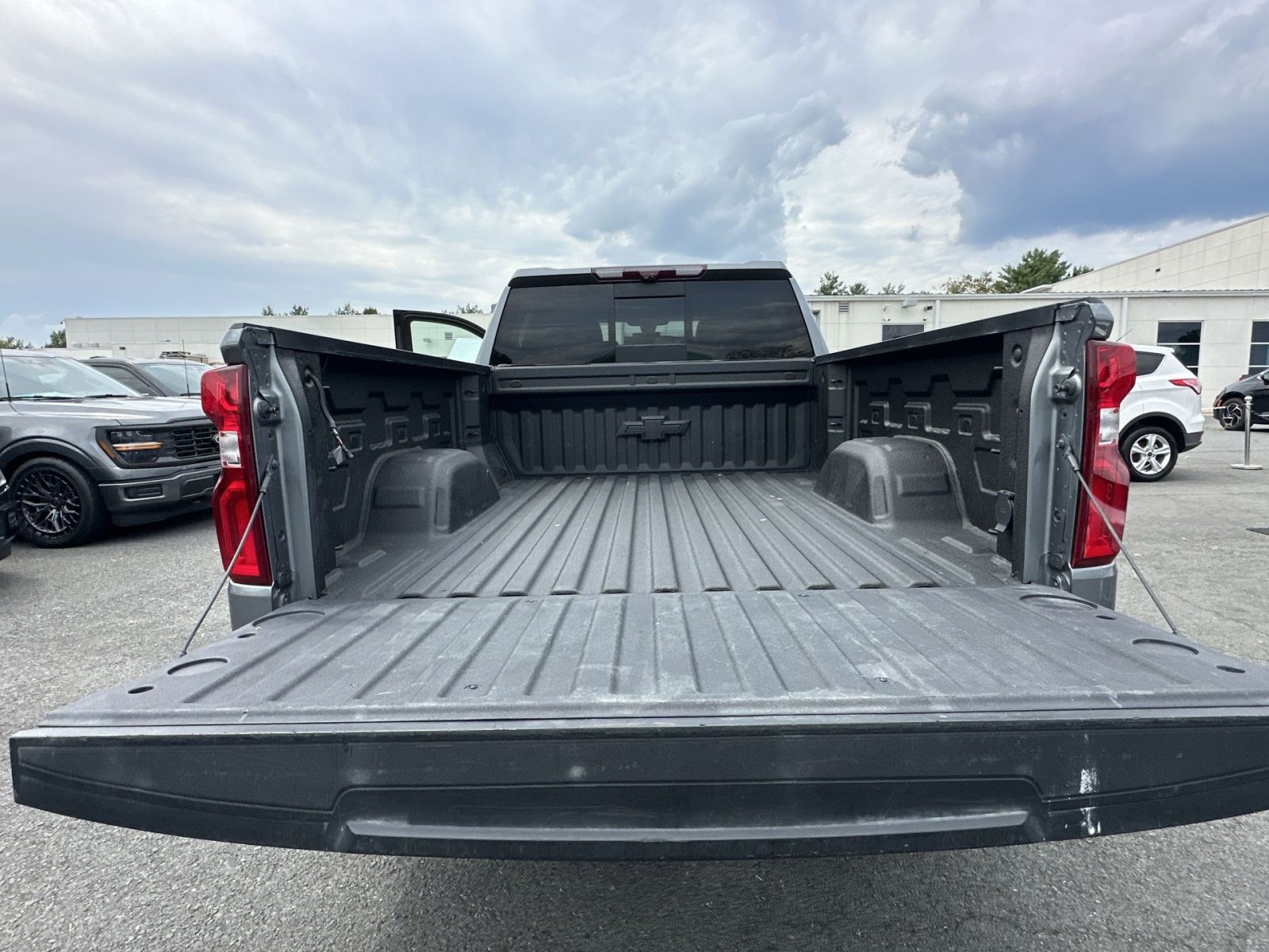 Used 2021 Chevrolet Silverado 1500 LTZ w/ LTZ Premium Package AWD/4WD image 34