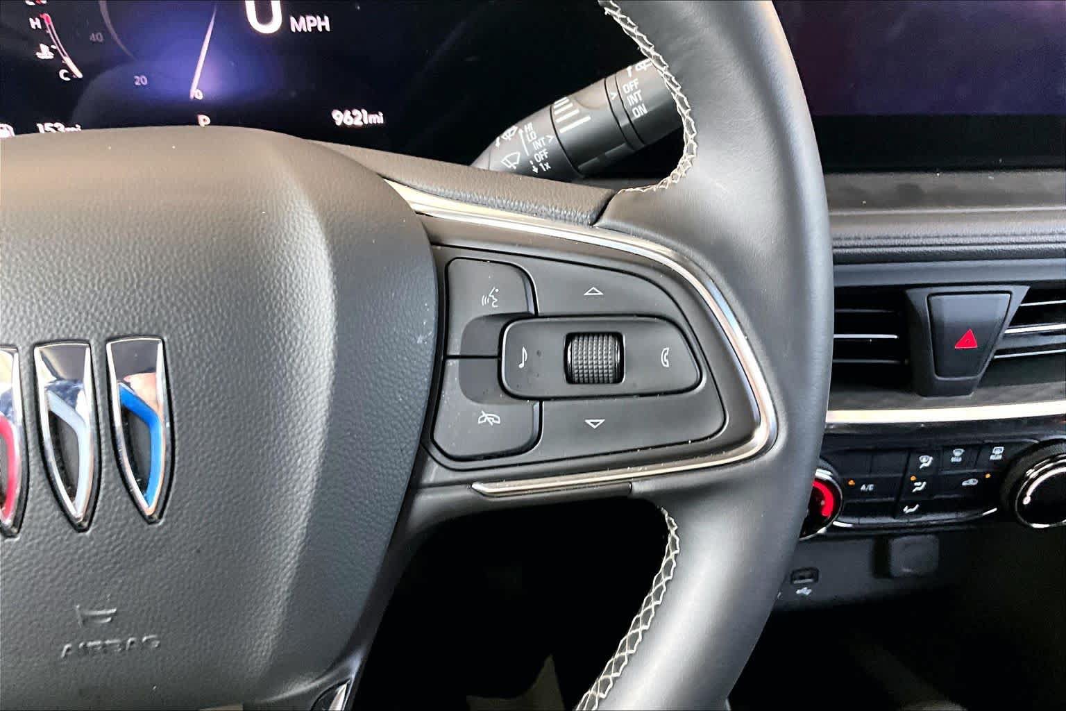 Used 2024 Buick Encore GX Preferred FWD image 24