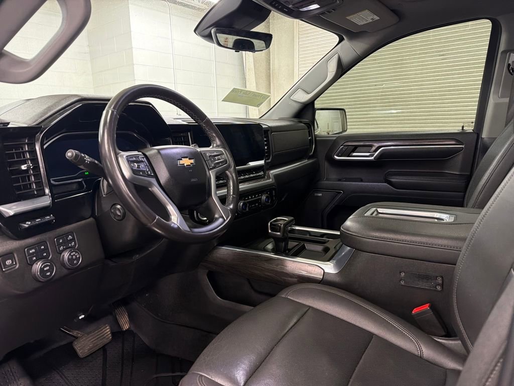 Used 2022 Chevrolet Silverado 1500 LTZ w/ LTZ Premium Package image 11