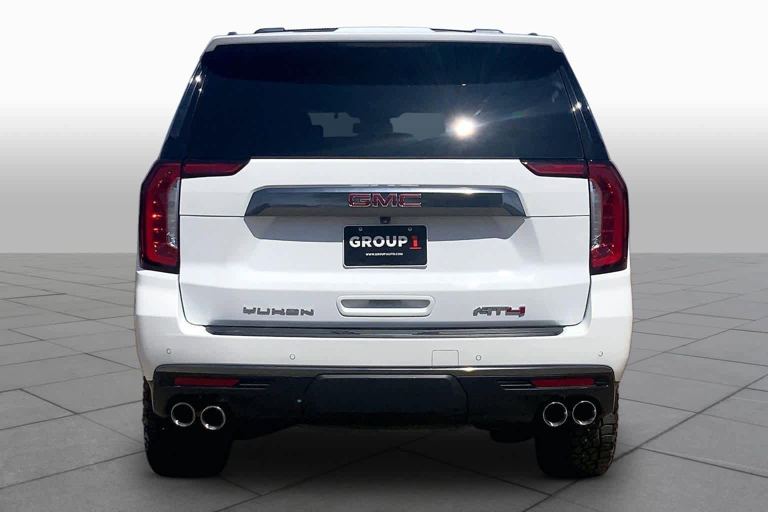 Used 2024 GMC Yukon XL AT4 w/ AT4 Premium Package AWD/4WD image 5