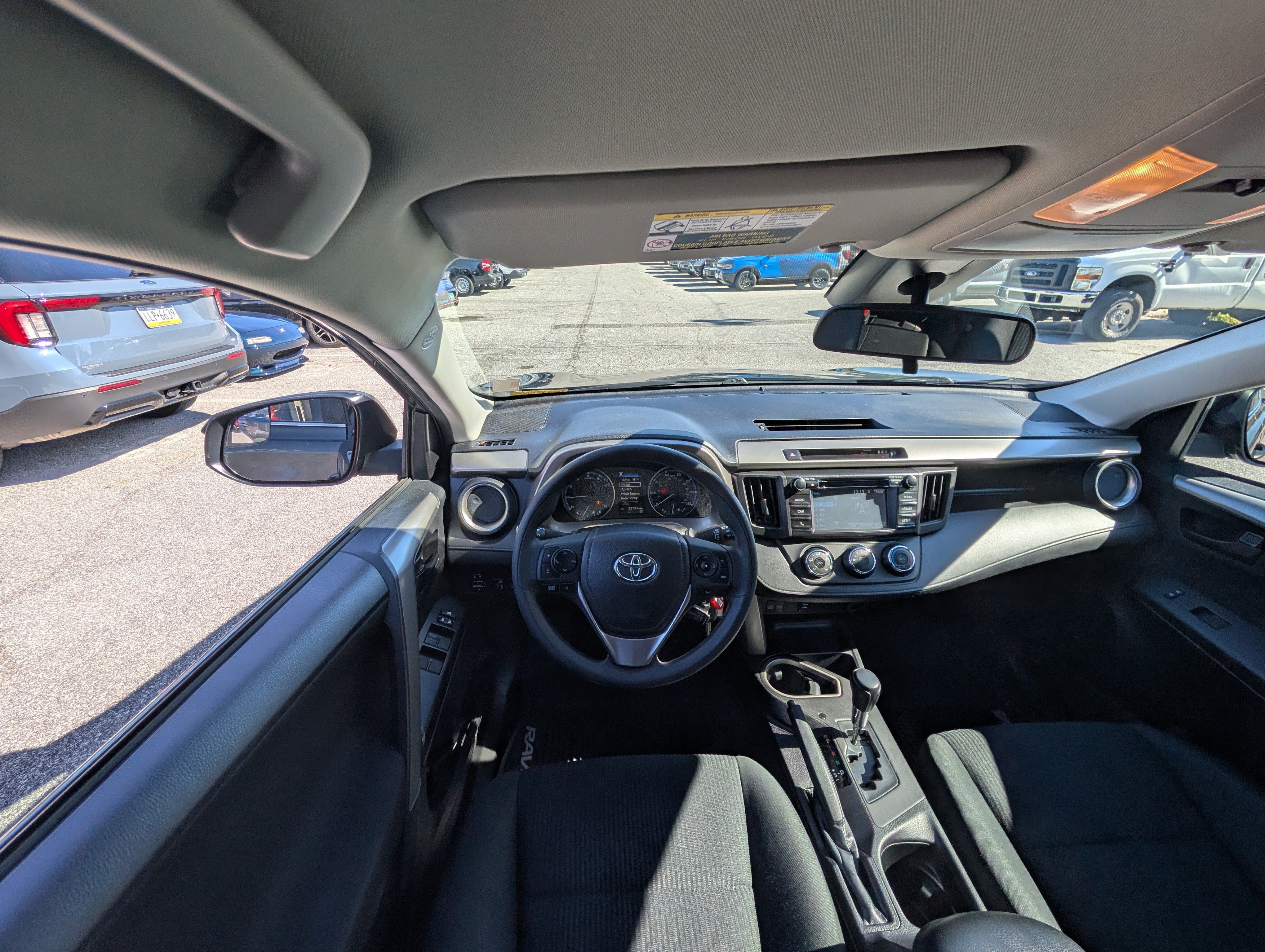 Used 2018 Toyota RAV4 LE w/ All Weather Liner Package AWD/4WD image 17