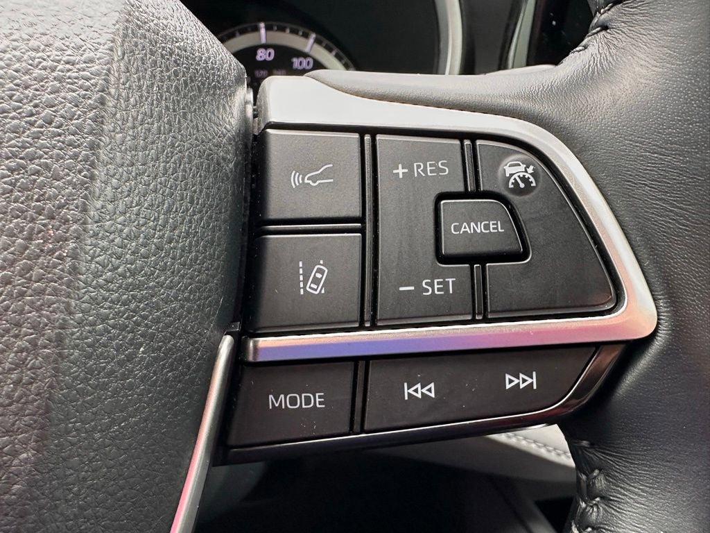 Used 2022 Toyota Highlander XLE AWD/4WD image 31