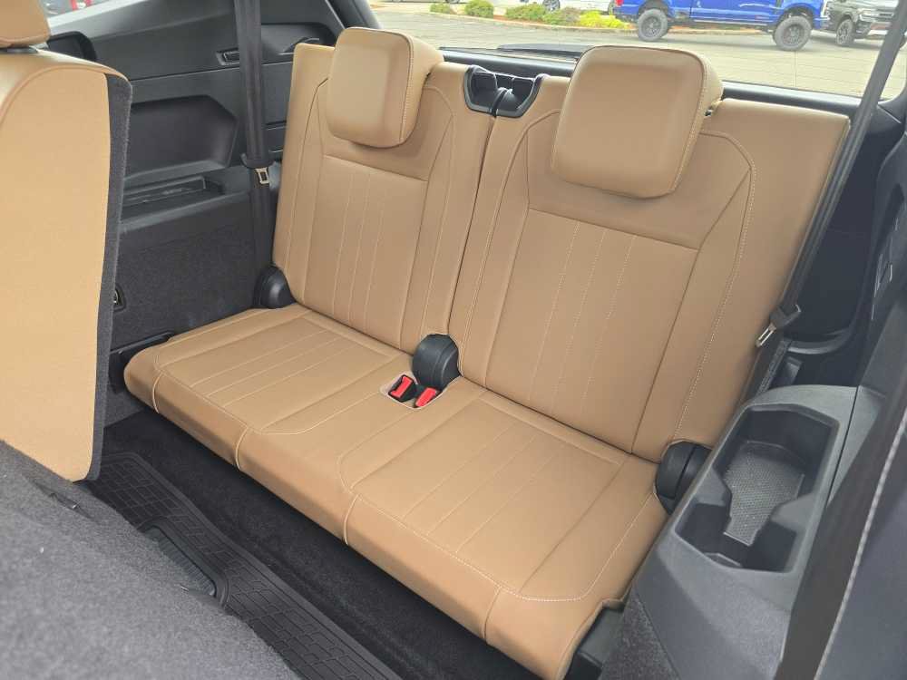 Used 2022 Volkswagen Tiguan SE R-Line FWD image 17