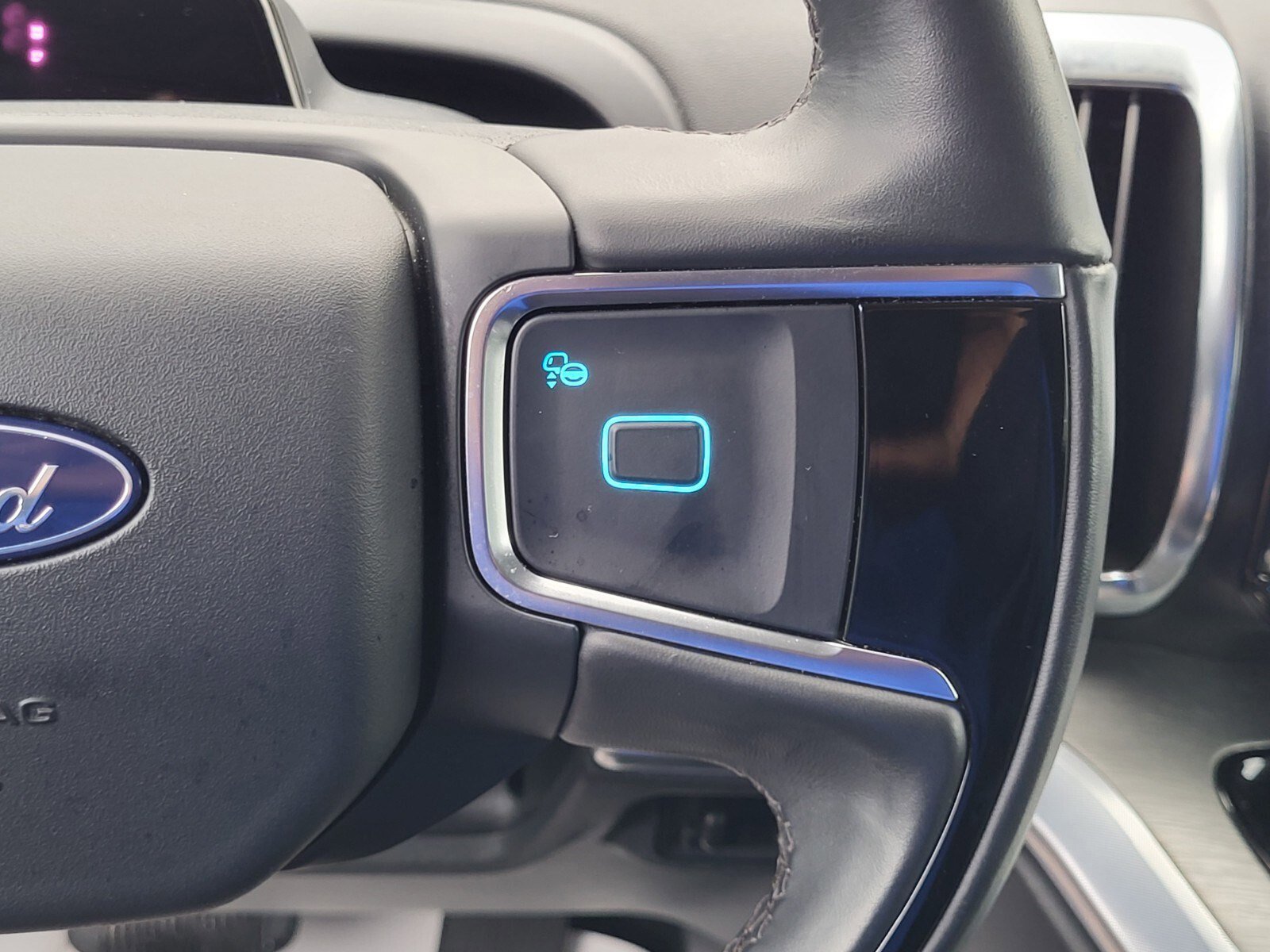 Certified 2025 Ford Expedition Max Platinum image 27