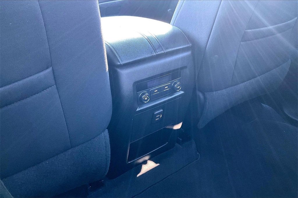 Used 2022 Chevrolet Traverse LT image 34