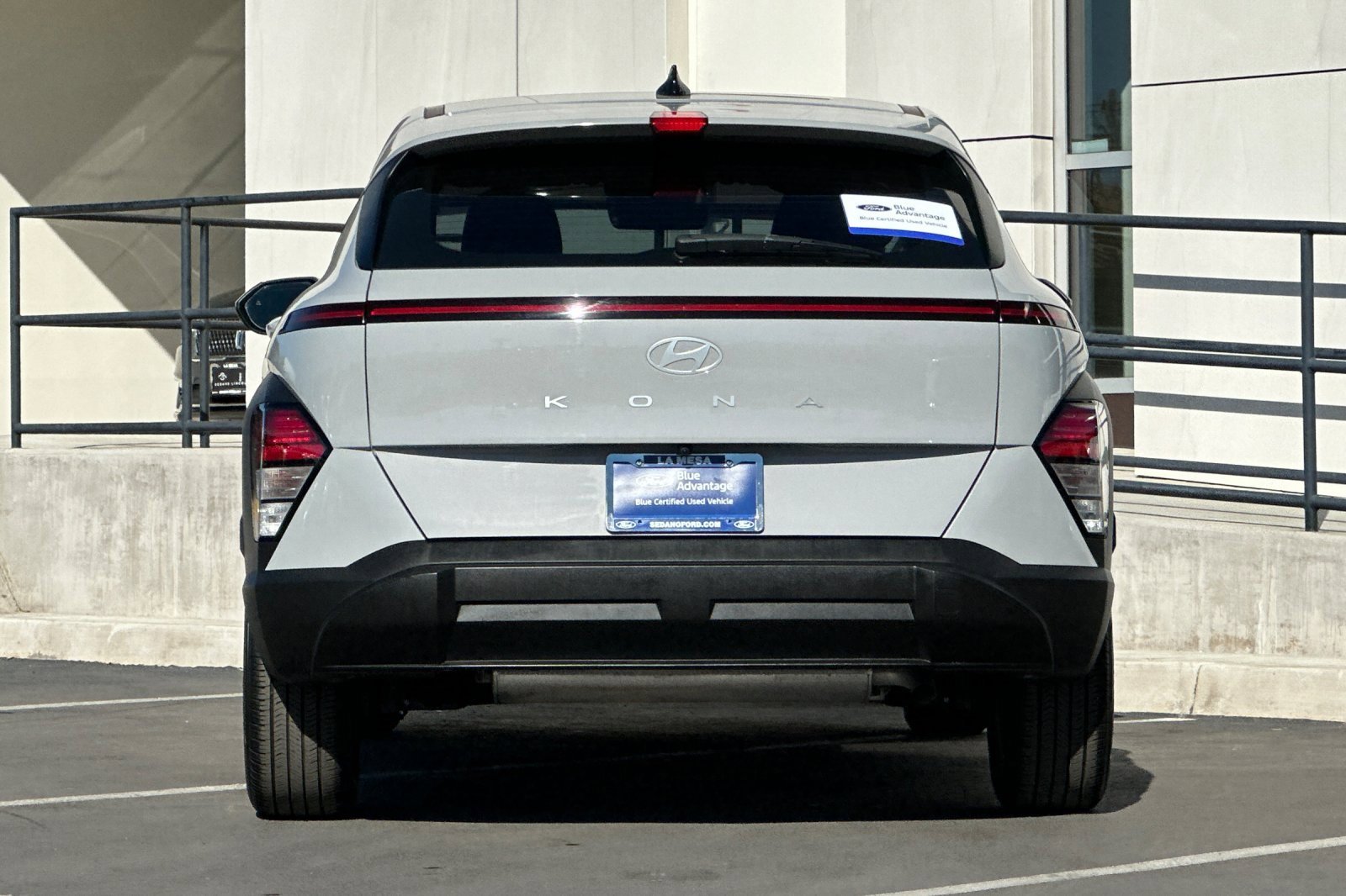 Used 2024 Hyundai Kona SE image 4