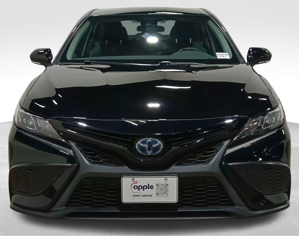 Used 2022 Toyota Camry SE w/ Cold Weather Package FWD image 10