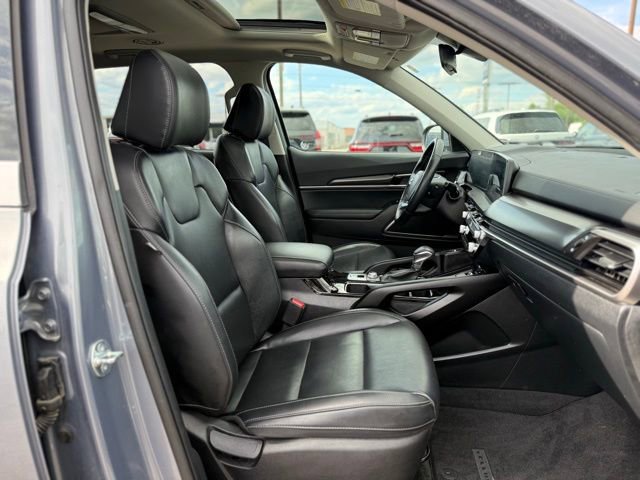 Used 2025 Kia Telluride S FWD image 16
