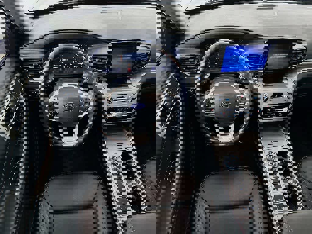 Certified 2022 Ford Explorer XLT w/ Equipment Group 202A image 13