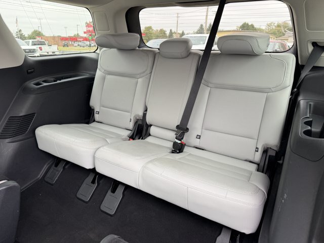 Certified 2025 Ford Expedition Platinum w/ Driver's Package AWD/4WD image 13