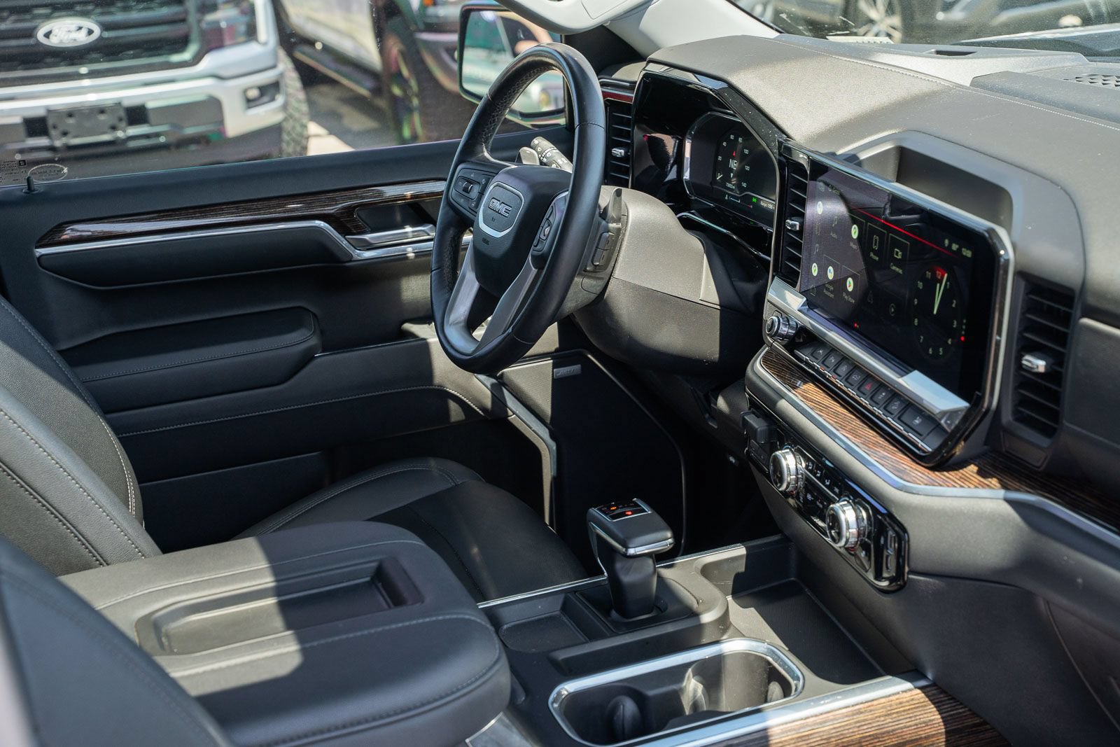 Used 2022 GMC Sierra 1500 Elevation w/ Elevation Premium Package AWD/4WD image 12