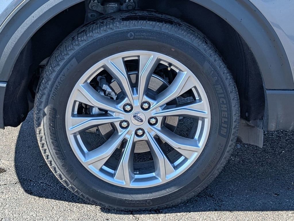 Certified 2021 Ford Explorer XLT w/ Equipment Group 202A image 18