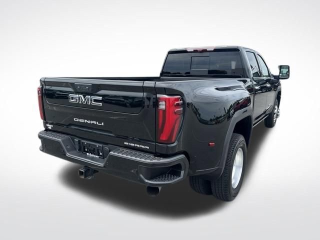 Used 2024 GMC Sierra 3500 Denali Ultimate AWD/4WD image 9