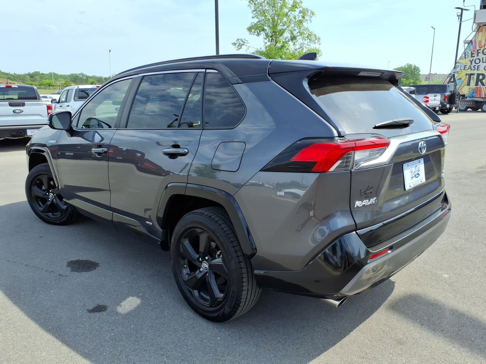 Used 2019 Toyota RAV4 XSE w/ XSE Weather Package AWD/4WD image 3