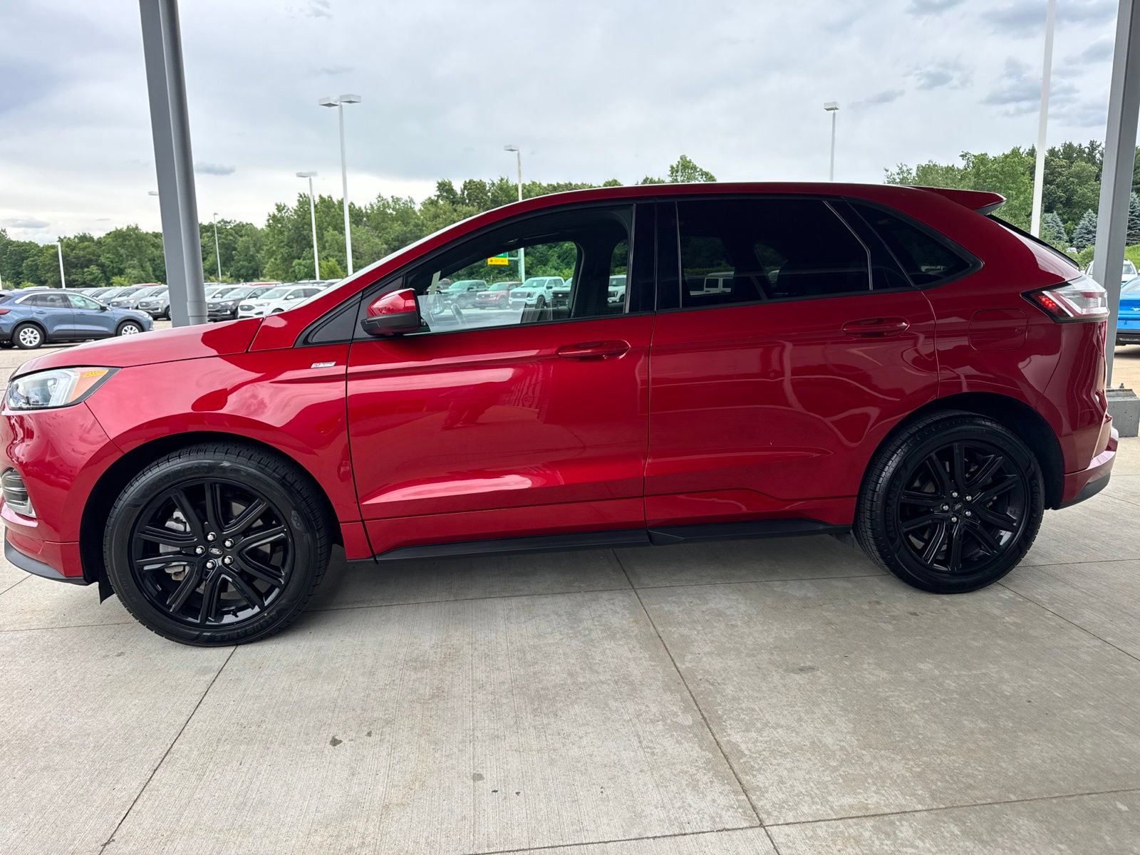 Certified 2023 Ford Edge ST-Line AWD/4WD image 4