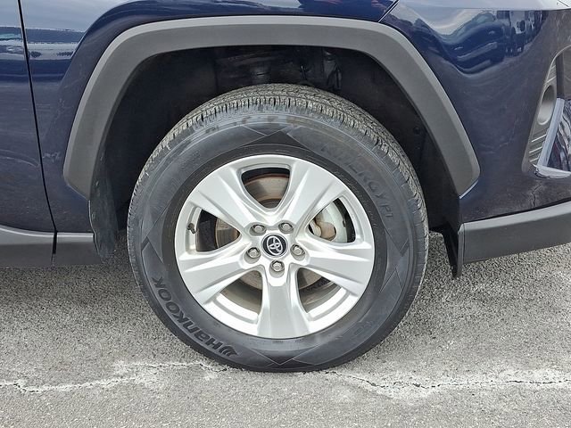 Used 2021 Toyota RAV4 XLE w/ Convenience Package image 8