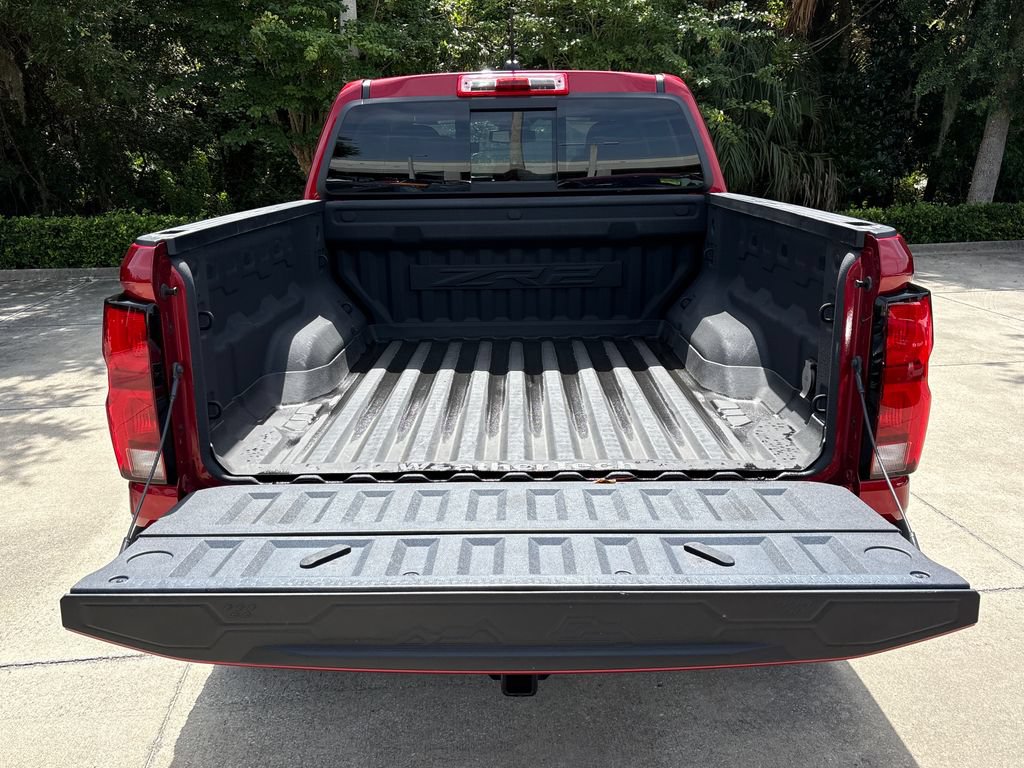 Used 2024 Chevrolet Colorado ZR2 w/ ZR2 Convenience Package III AWD/4WD image 32