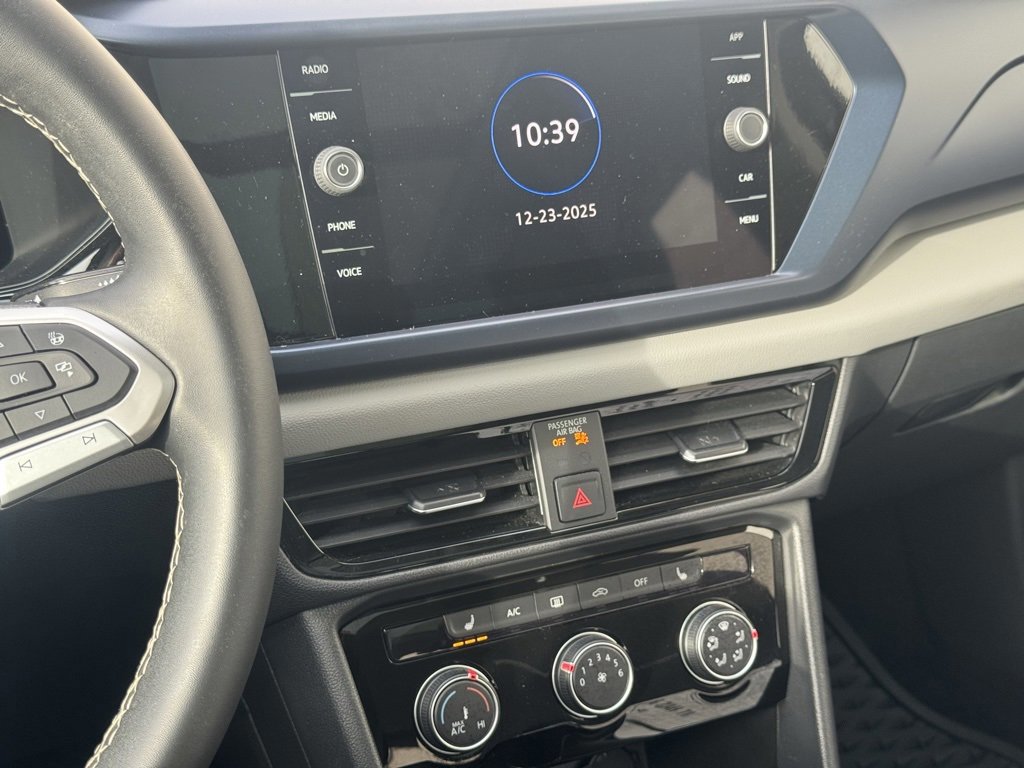 Used 2023 Volkswagen Taos SE w/ Panoramic Sunroof Package image 32