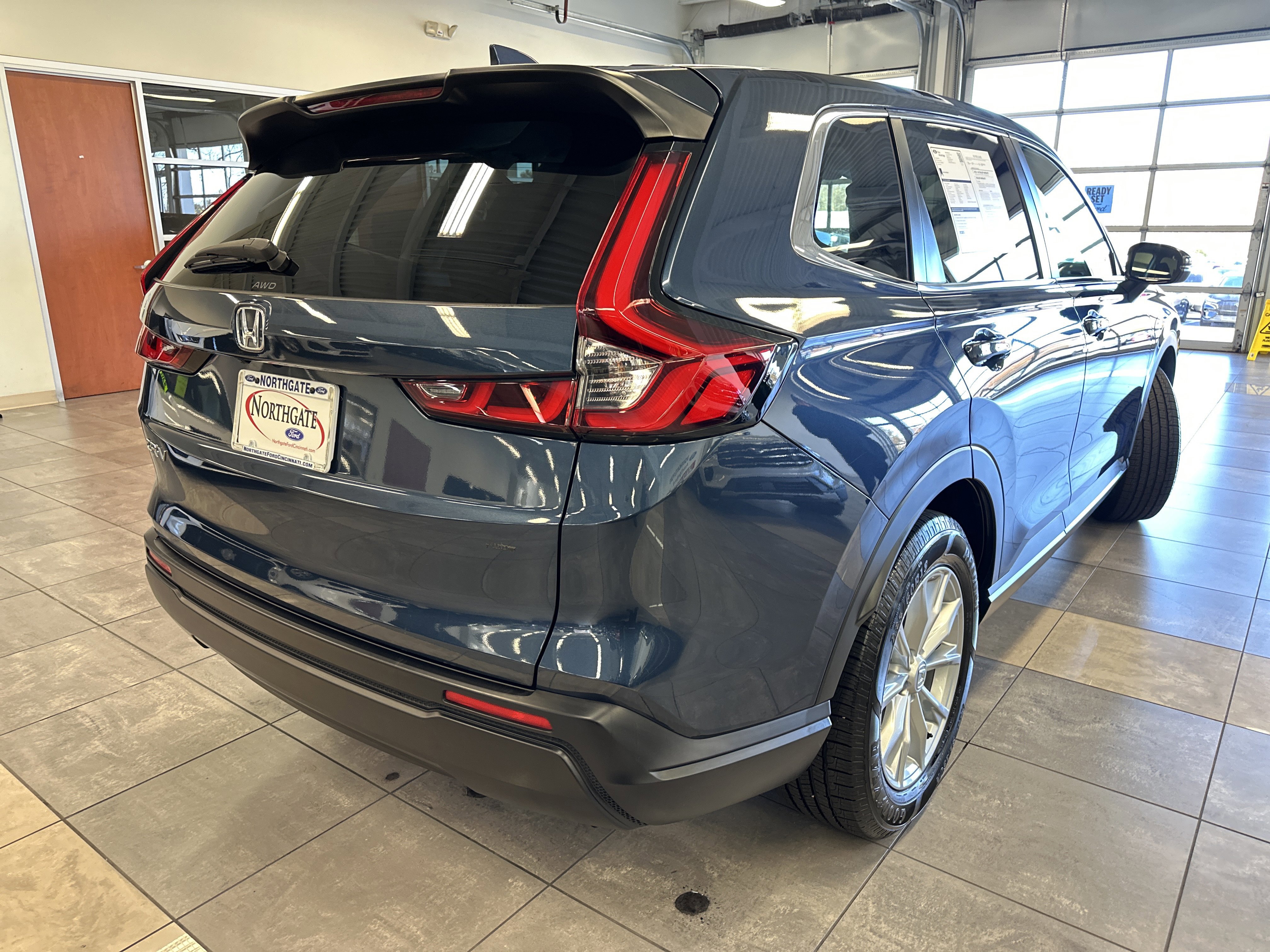 Used 2024 Honda CR-V EX image 5