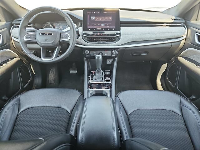 Used 2024 Jeep Compass Latitude AWD/4WD image 9
