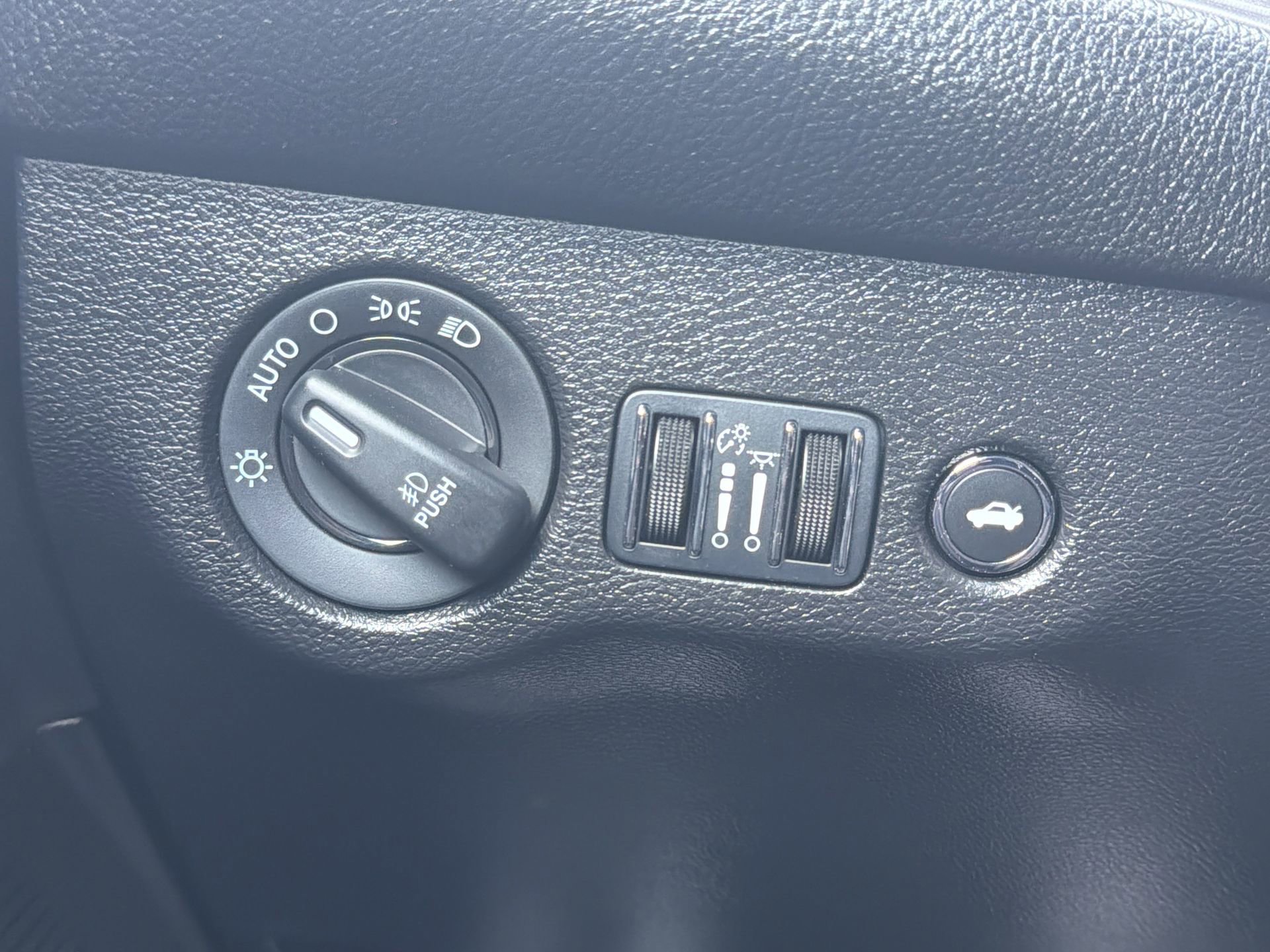 Used 2023 Dodge Challenger SXT w/ Blacktop Package image 21