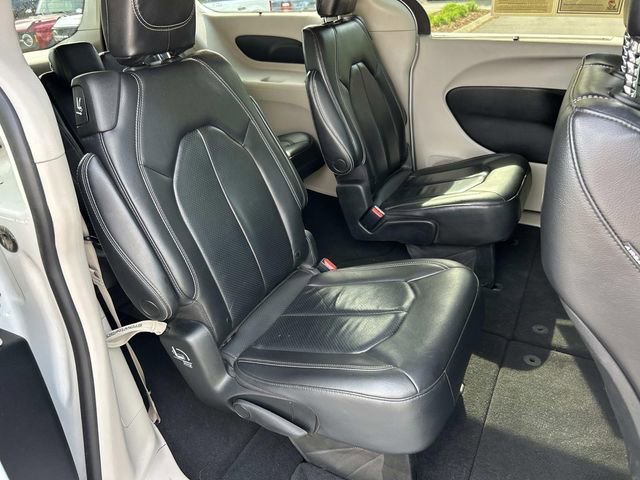 Used 2022 Chrysler Pacifica Touring-L FWD image 29
