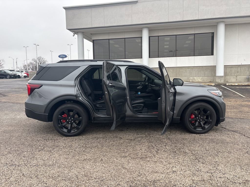 Certified 2025 Ford Explorer ST w/ Sun And Sound Package image 8