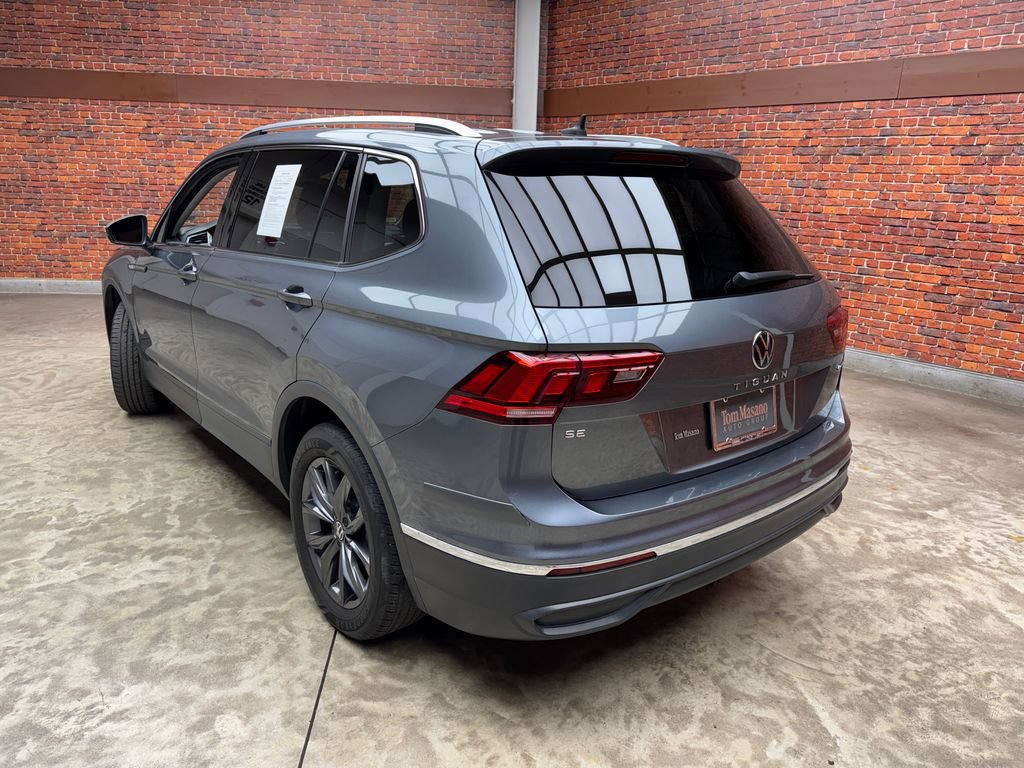 Used 2022 Volkswagen Tiguan SE AWD/4WD image 2
