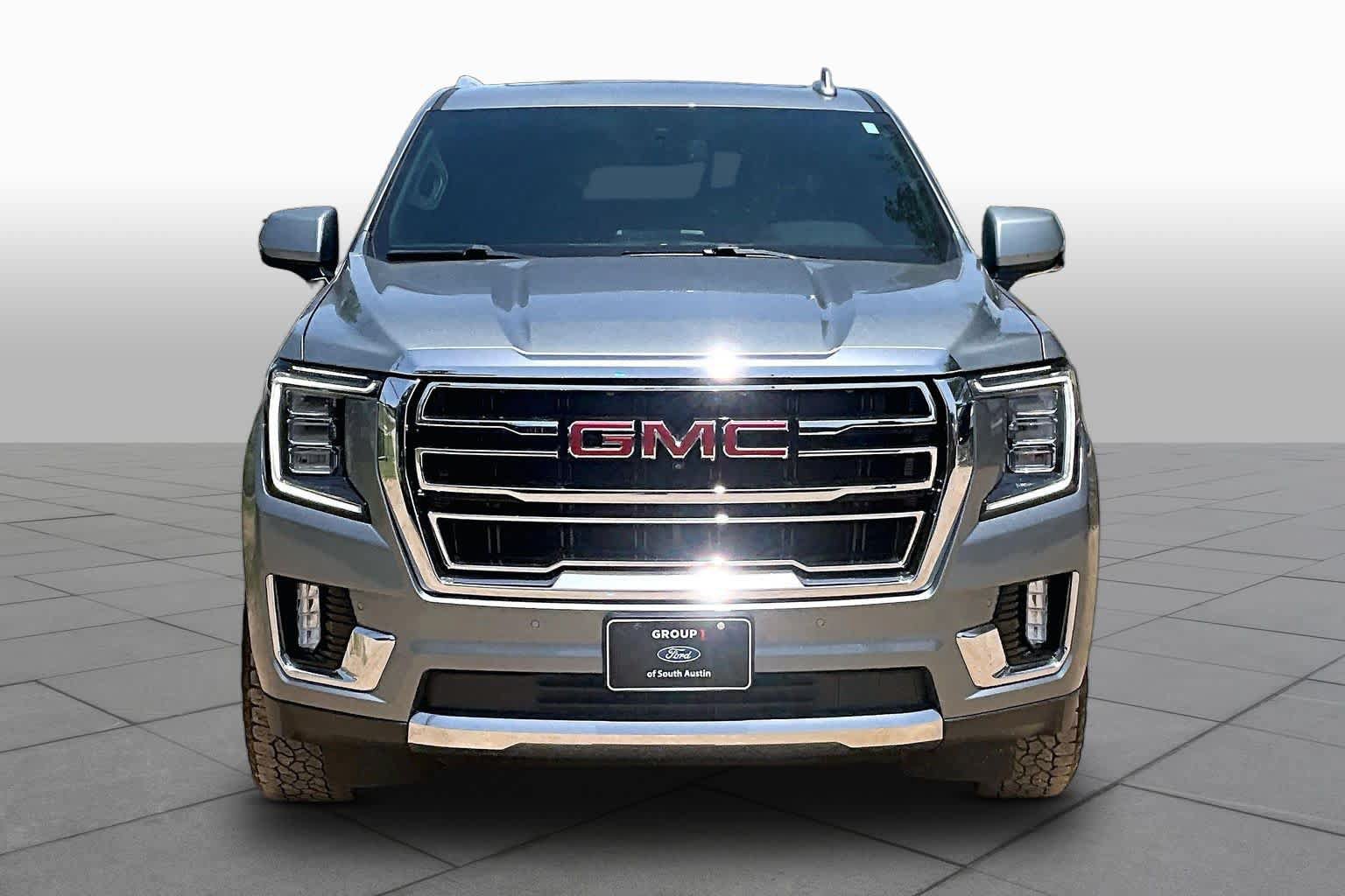 Used 2023 GMC Yukon XL SLT w/ SLT Luxury Package AWD/4WD image 4