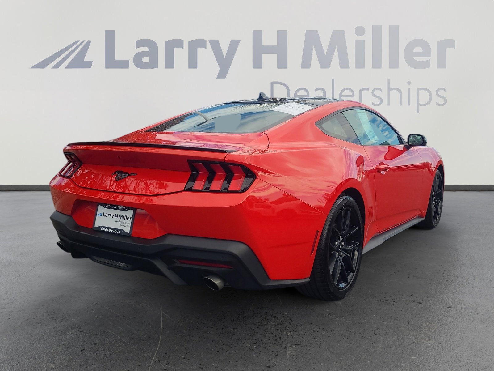 Certified 2024 Ford Mustang Coupe image 5