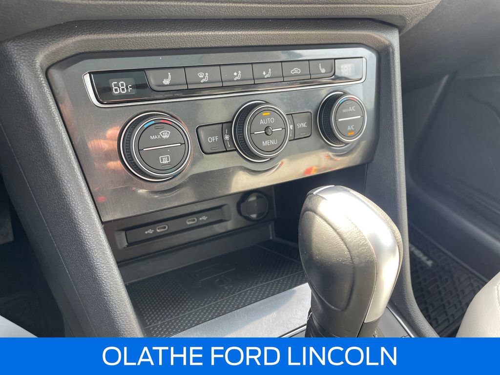 Used 2021 Volkswagen Tiguan SE w/ Panoramic Sunroof Package image 24