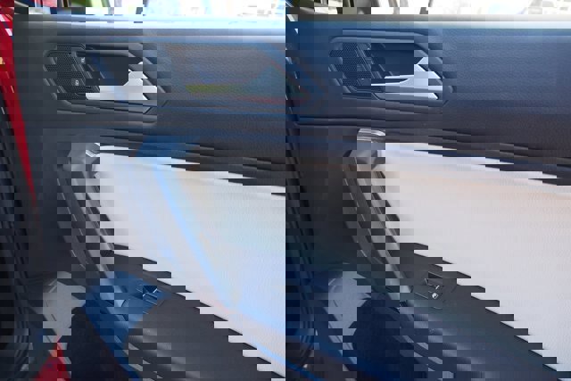 Used 2019 Volkswagen Tiguan SE AWD/4WD image 13