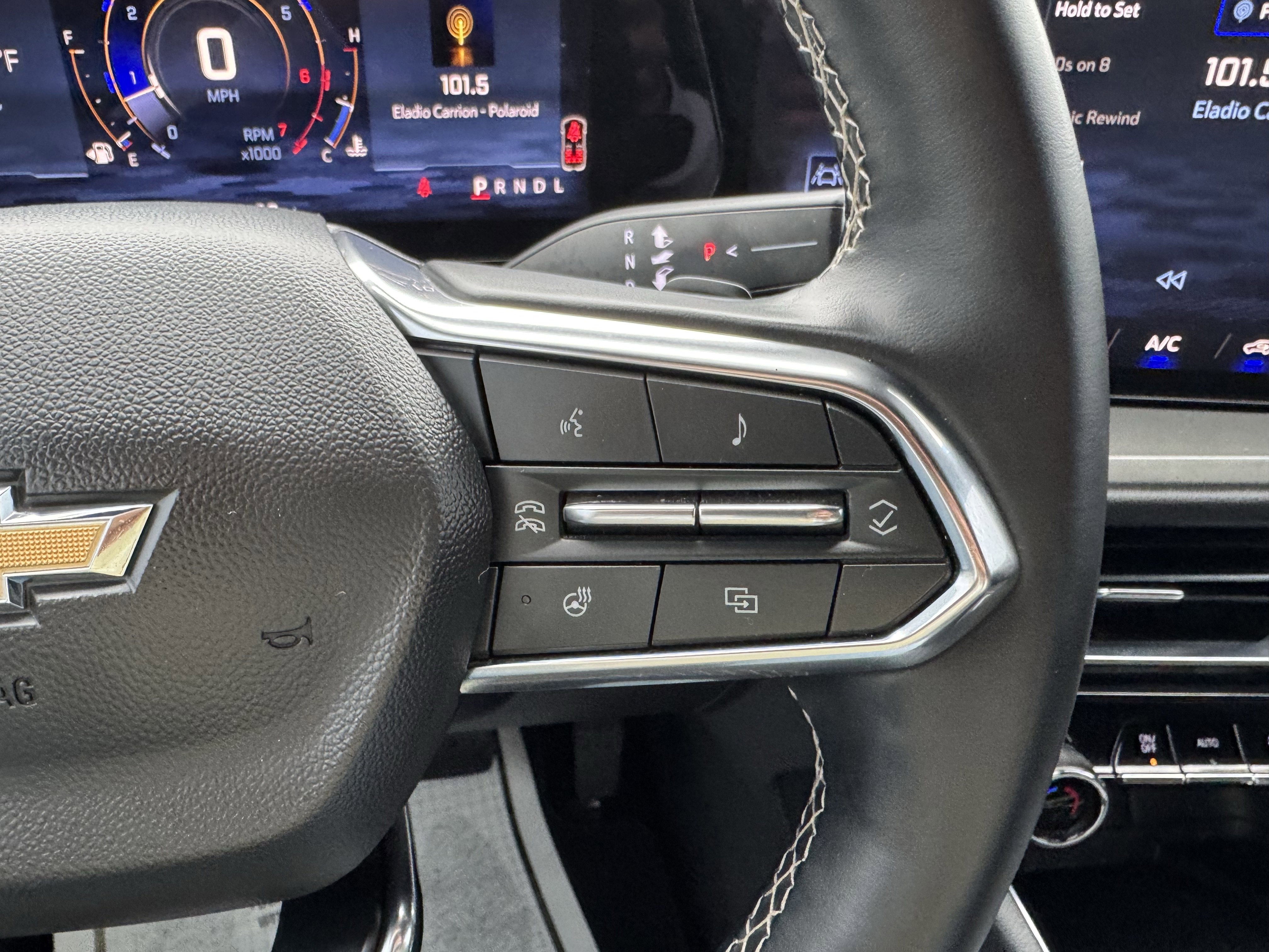 Used 2025 Chevrolet Traverse LT w/ LPO, Floor Liner Package FWD image 10