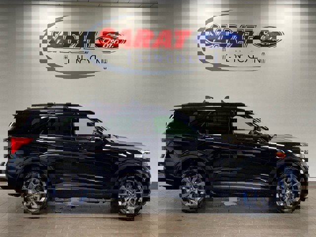 Certified 2022 Ford Explorer XLT w/ Equipment Group 202A