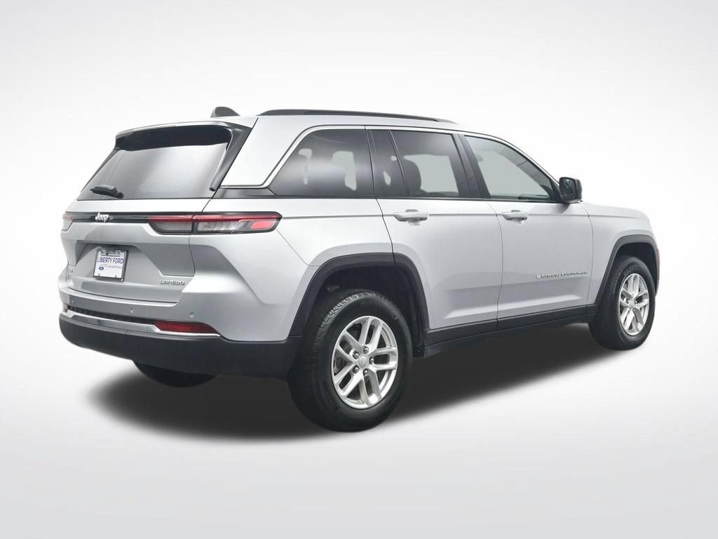 Used 2025 Jeep Grand Cherokee Laredo X AWD/4WD image 6