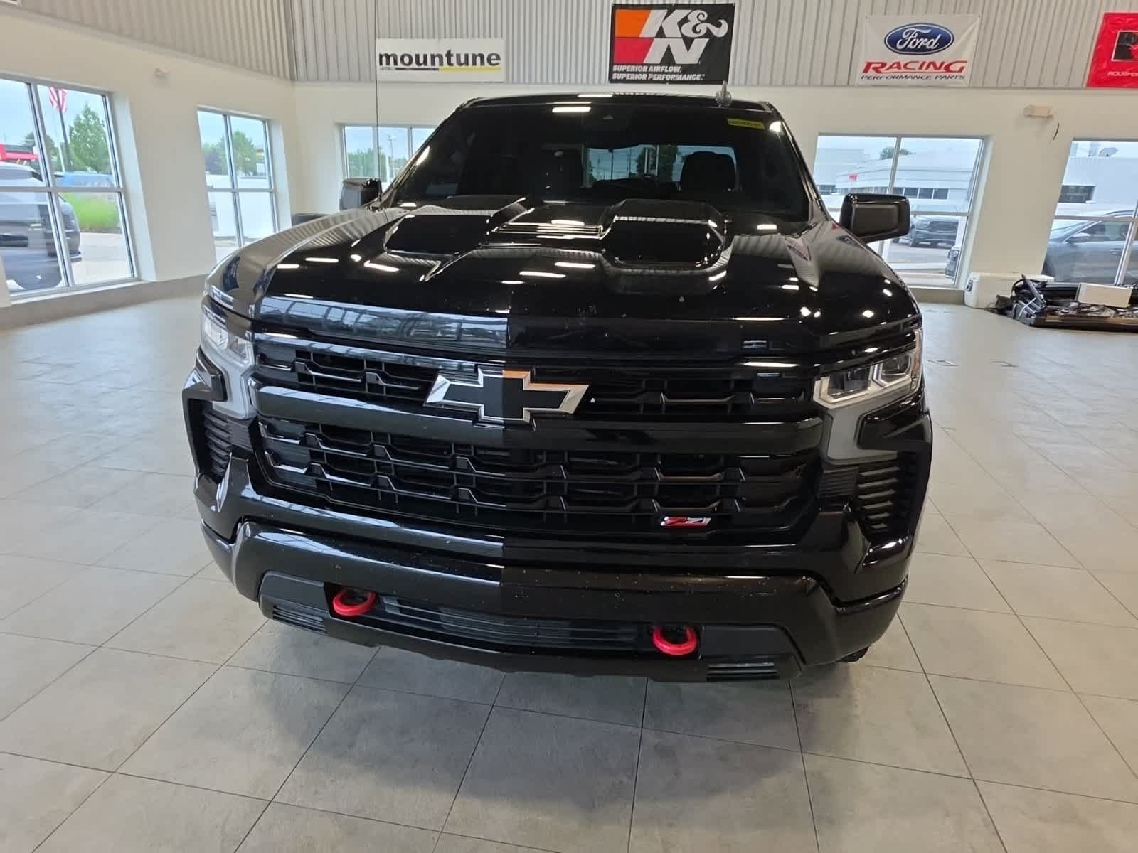 Used 2022 Chevrolet Silverado 1500 LT Trail Boss AWD/4WD image 2