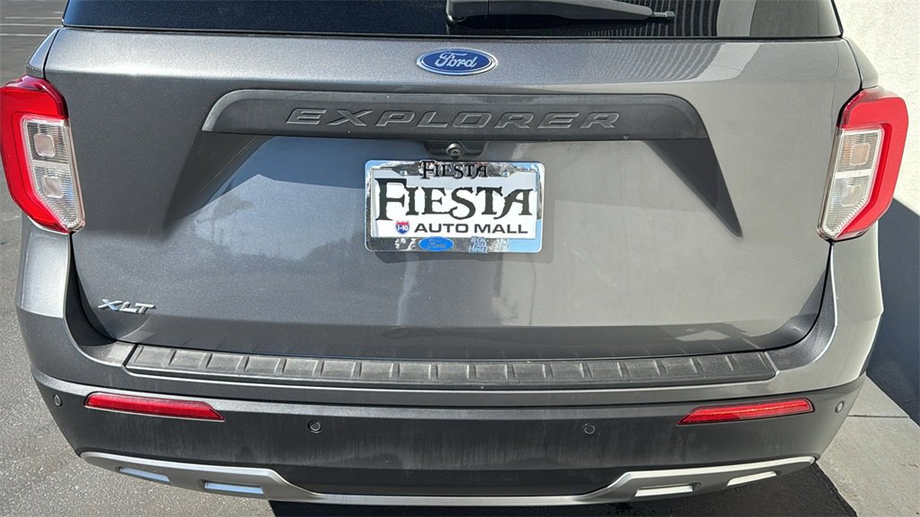 Certified 2021 Ford Explorer XLT w/ Equipment Group 202A image 3