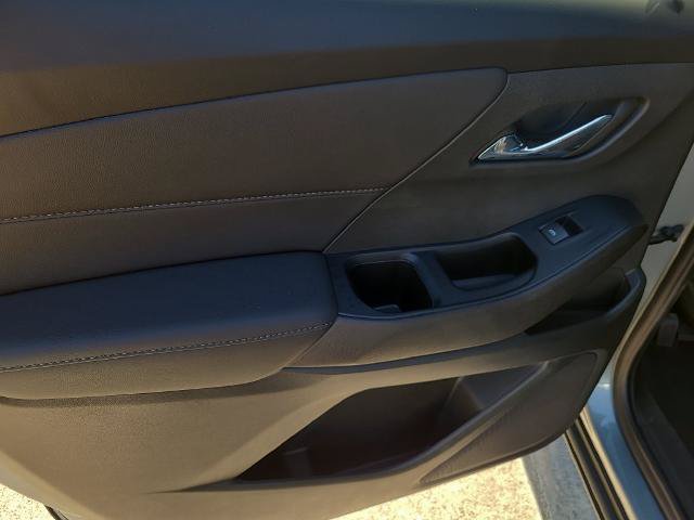 Used 2023 Chevrolet Traverse LT FWD image 15