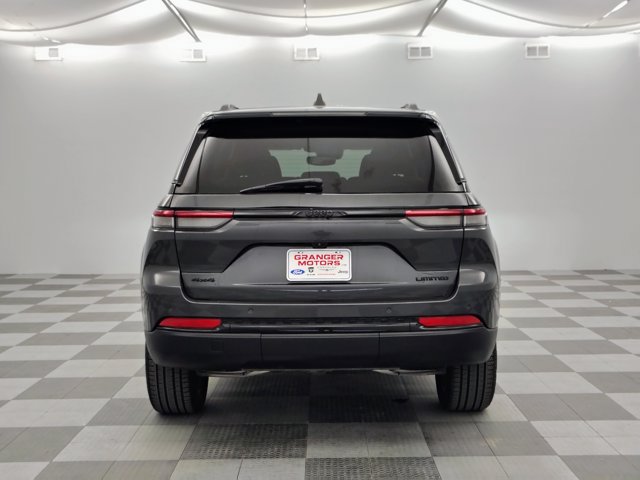 Used 2024 Jeep Grand Cherokee Limited w/ Black Appearance Package AWD/4WD image 10