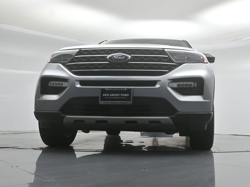 Certified 2023 Ford Explorer XLT w/ Equipment Group 202A AWD/4WD image 45
