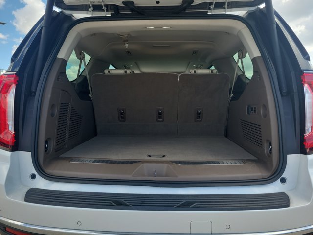 Used 2021 GMC Yukon XL Denali w/ Denali Premium Package RWD image 10