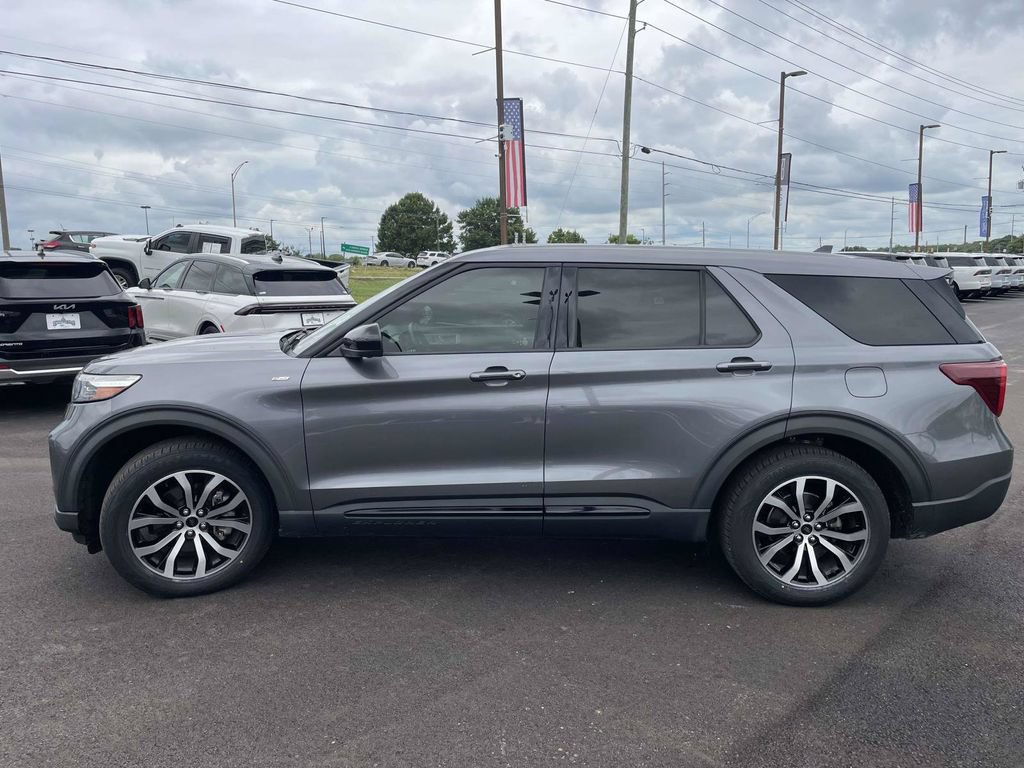 Certified 2022 Ford Explorer ST-Line RWD image 6