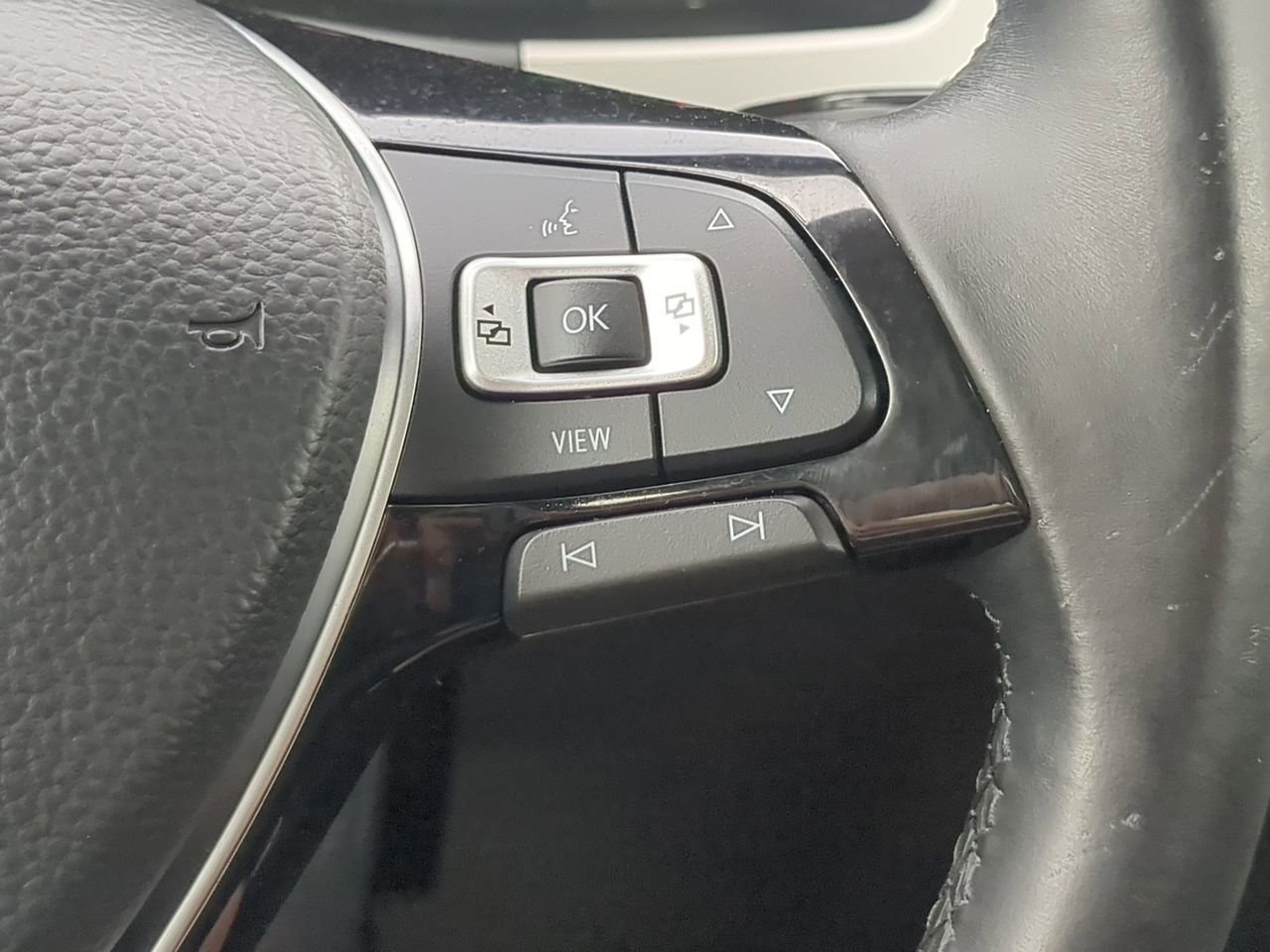 Used 2019 Volkswagen Atlas SEL FWD image 24