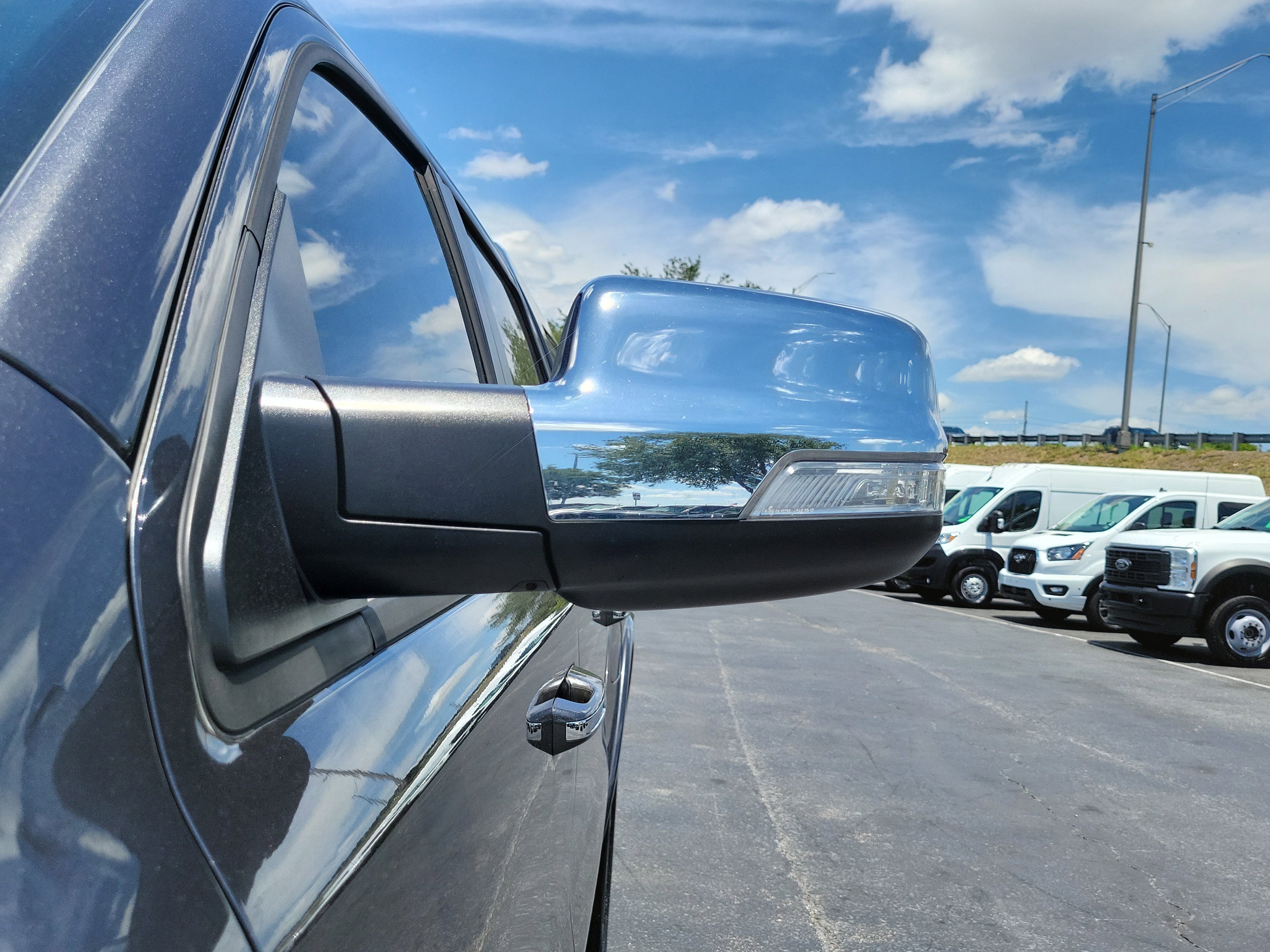 Used 2022 RAM 1500 Laramie AWD/4WD image 4