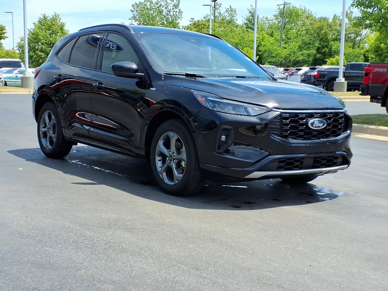 Certified 2023 Ford Escape ST-Line Select w/ Tech Pack #1 AWD/4WD image 3