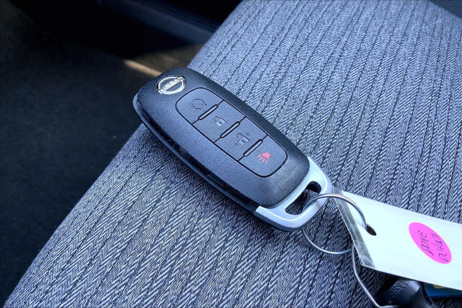 Used 2023 Nissan Rogue SV FWD image 15