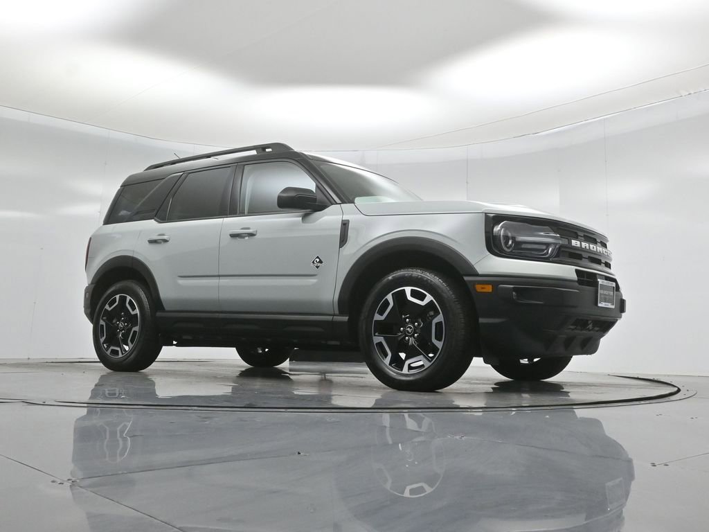 Certified 2022 Ford Bronco Sport Outer Banks w/ Tech Package AWD/4WD image 4