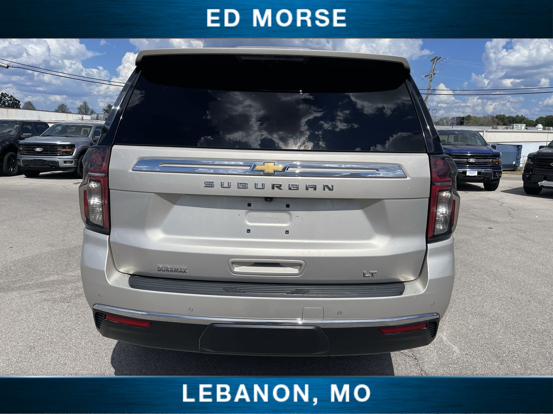 Used 2021 Chevrolet Suburban LT w/ LT Signature Plus Package AWD/4WD image 7