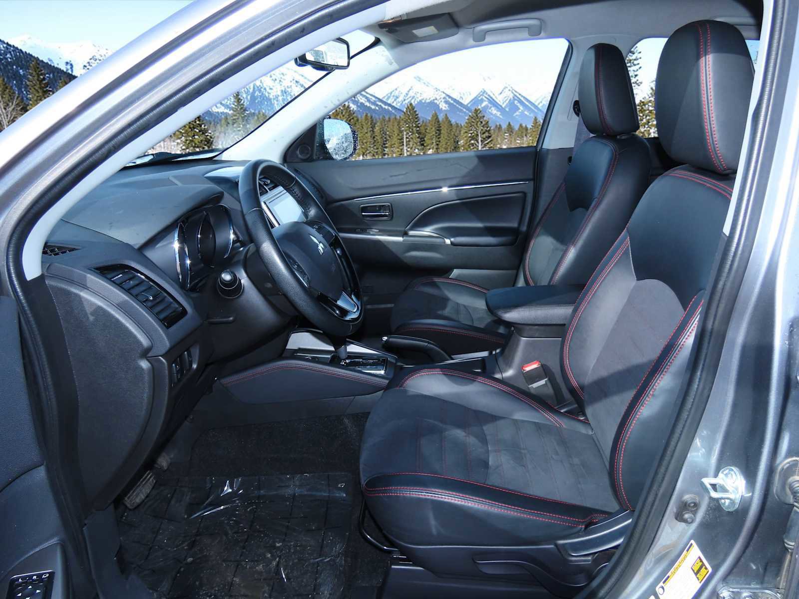 Used 2024 Mitsubishi Outlander Sport SE image 15